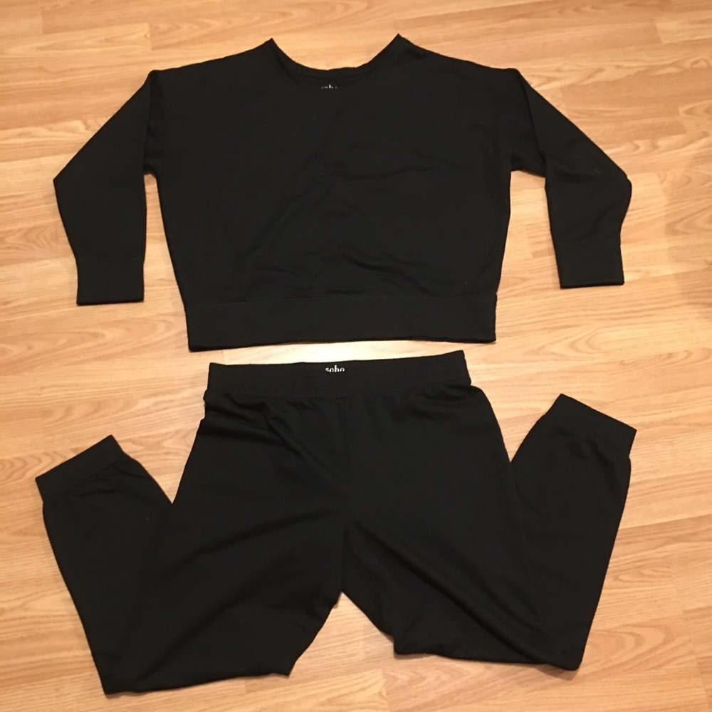 NEW YORK AND COMPANY sweat suit